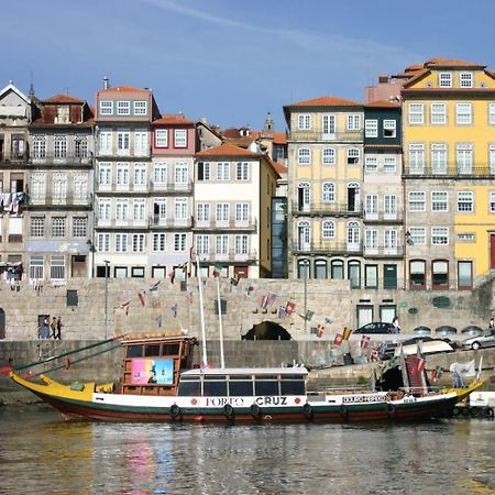 Apartamentos Sobre O Douro Porto Luaran gambar