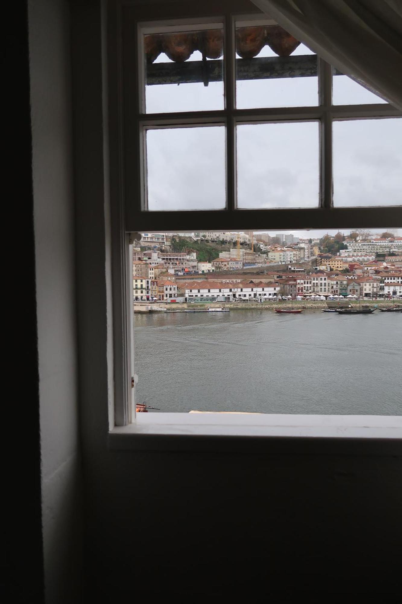 Apartamentos Sobre O Douro Porto Luaran gambar