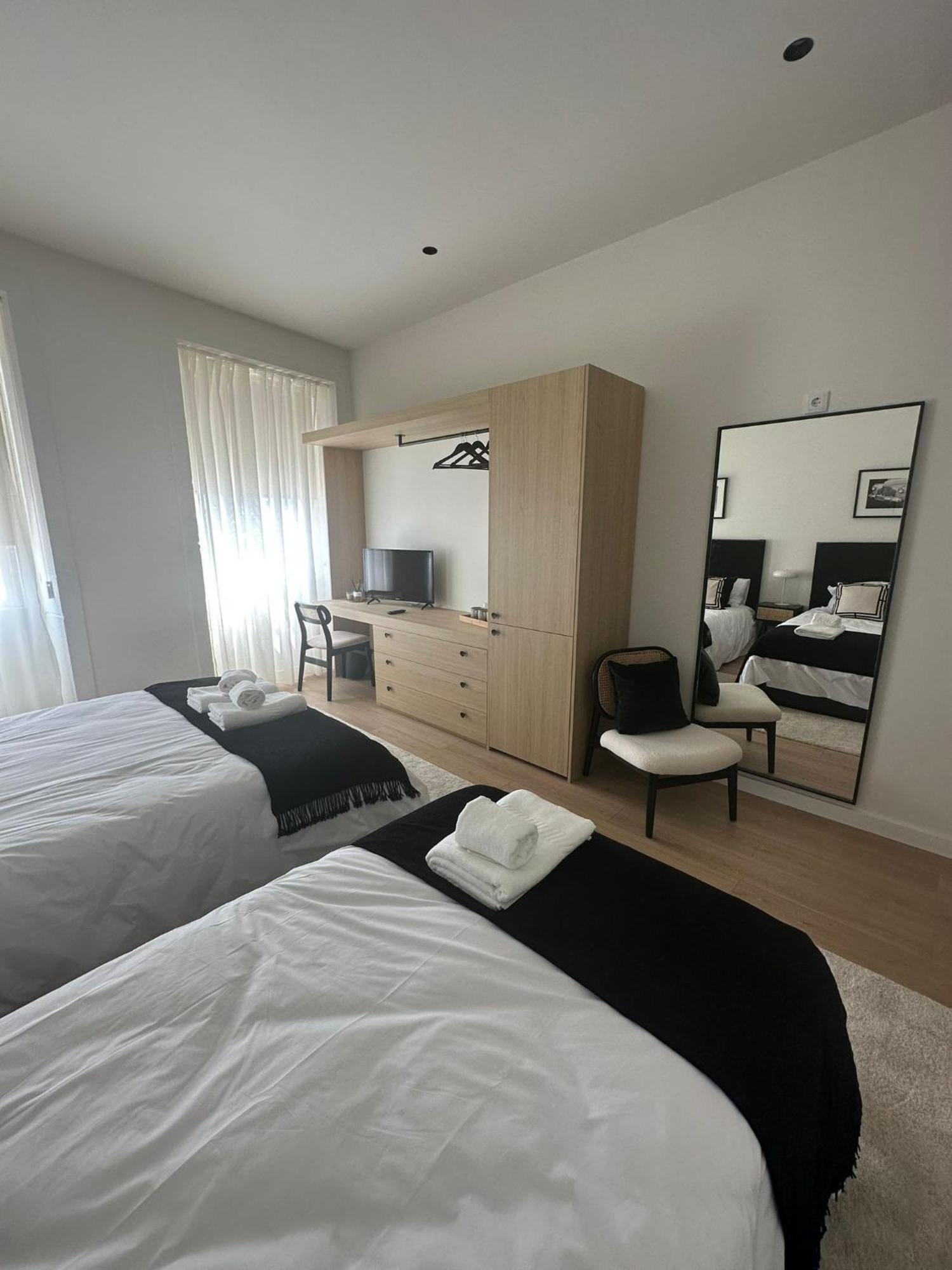 Apartamentos Sobre O Douro Porto Luaran gambar
