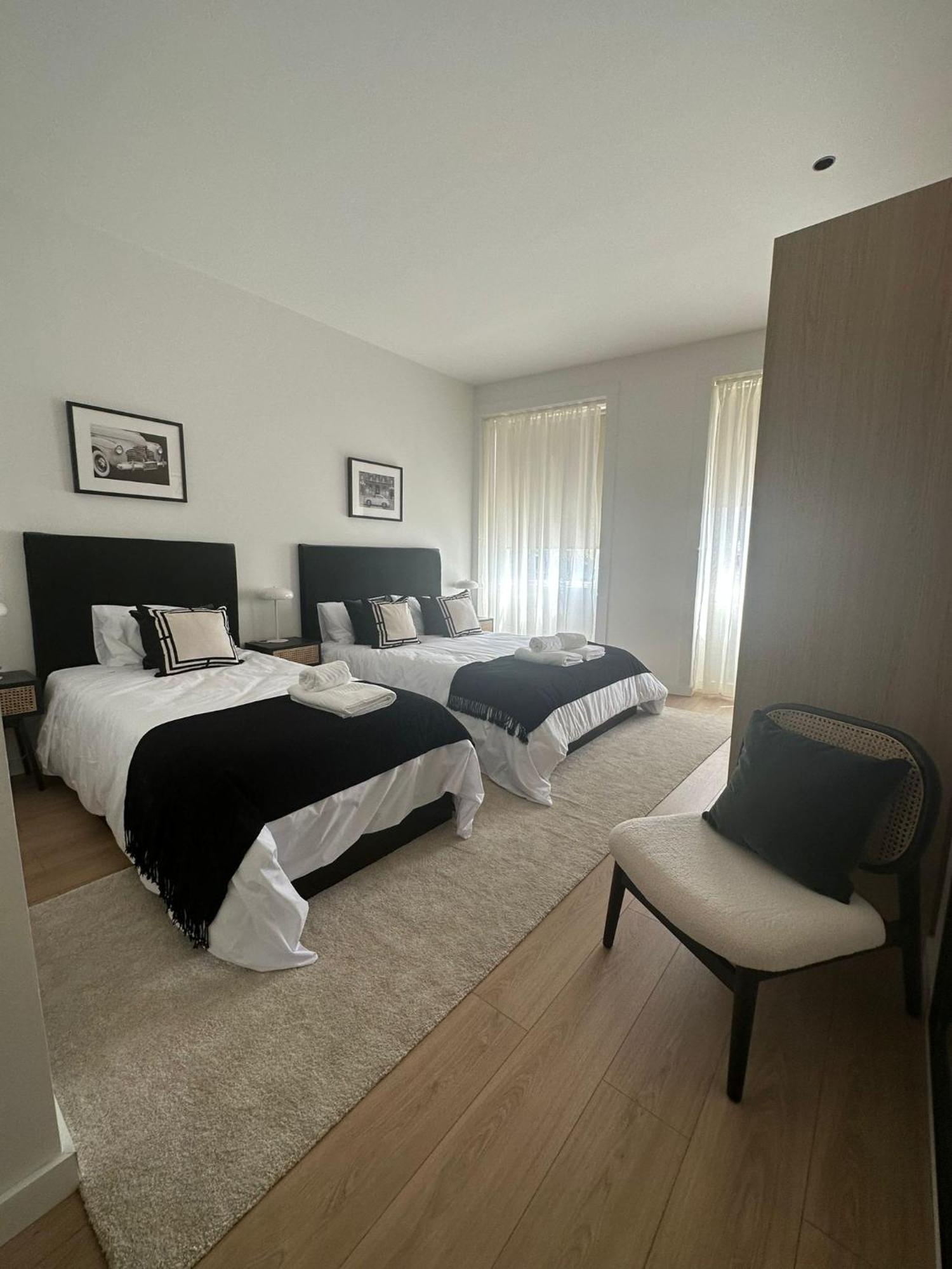 Apartamentos Sobre O Douro Porto Luaran gambar