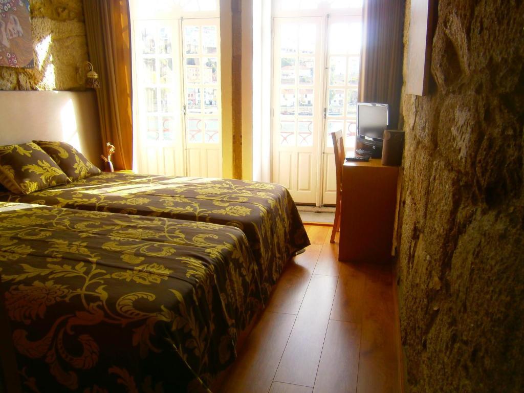 Apartamentos Sobre O Douro Porto Bilik gambar