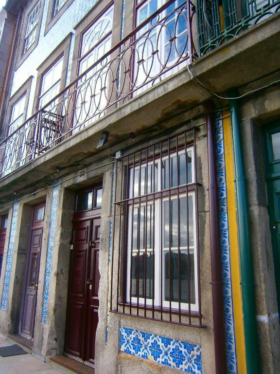 Apartamentos Sobre O Douro Porto Luaran gambar